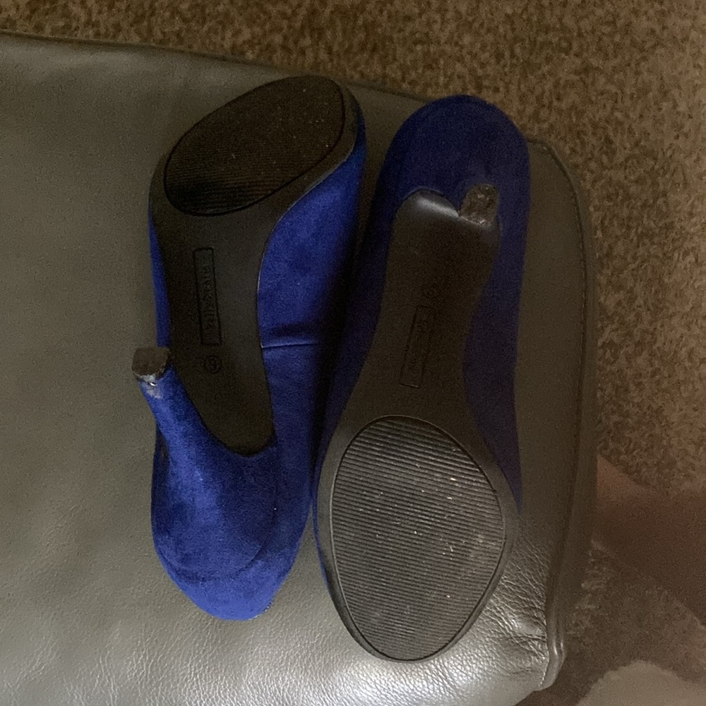 Kelly & Katie Blue suede shoes, size 9 - Picture 3 of 3